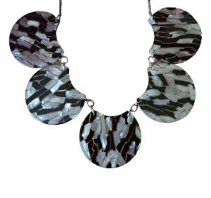 COLLIER MOSAIQUES BLANC ET NOIRE